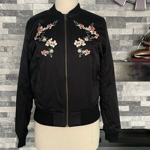 American Eagle Embroidered Puffer Bomber Jacket Cherry Blossom S/P